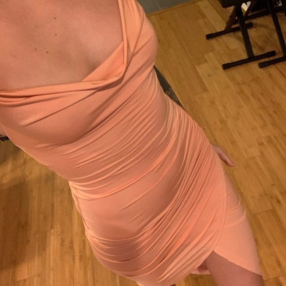 Peach Bodycon mini dress with leg slit - Picture 3 of 4